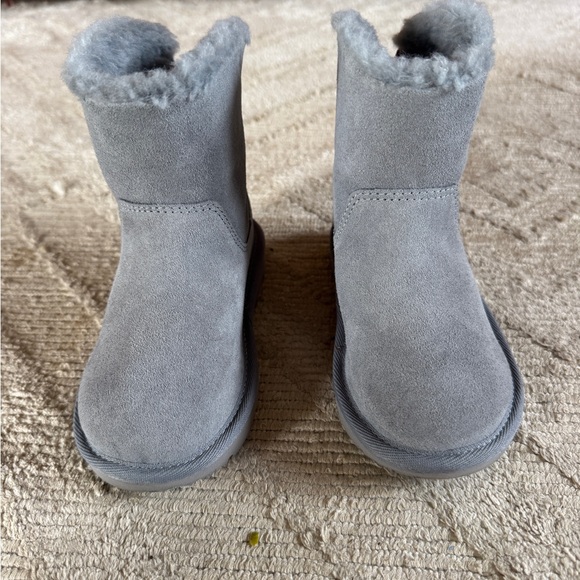UGG Kids Gray Boots - Picture 1 of 8